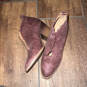 Qupid Prenton 31 Scalloped Booties Size 6